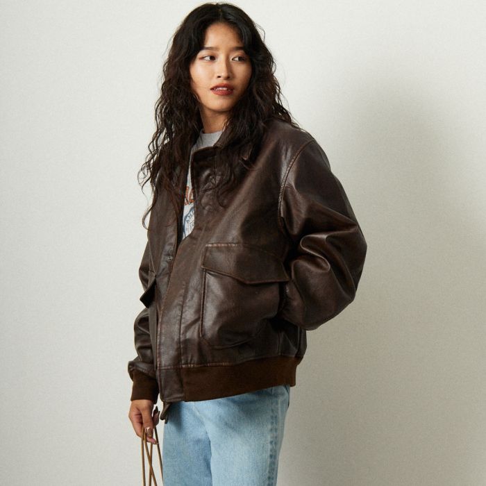 【送料無料】 ARMY TWILL SANFORIZED アーミーツイル サンフォライズド 別注 ヴィーガンレザー A-2フライトジャケット AM-2554502-INT-JF レディース アウター 2025AW S 全3色