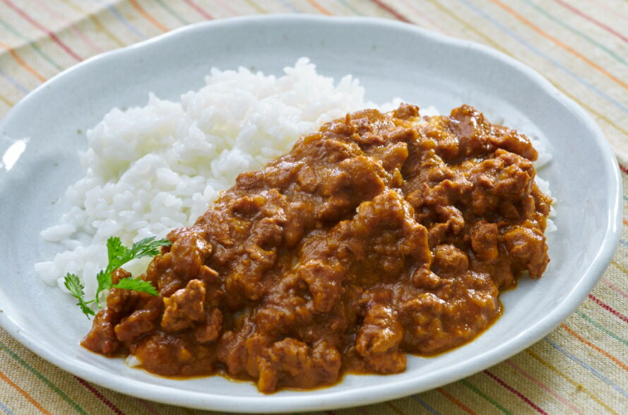 （全国送料無料・2個セット）阿波尾鶏地鶏 あら挽カレー180g ×2個セット（貞光食糧工業株式会社）（徳島ご当地カレー）（化学調味料無添加）≪ギフト・日時指定不可≫≪他の商品と混載不可≫ 3