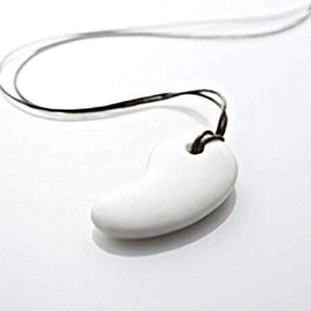 森修焼 461 まがたま 小 15g(日本製 遠赤外線効果 陶器 天然石 安心 安全 ペンダント 勾玉 かっさ リンパ 温活 無地 シンプル ギフト プレゼント...