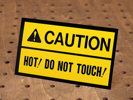 ステッカー 車 バイク アメリカン インテリア サイン 表示 案内 注意 CAUTION 危険 警告 おしゃれ かっこいい 「注意、熱いから触るな！」 【メール便OK】＿SC-2736-TMS