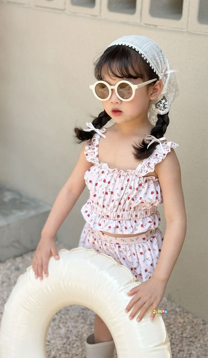 90cm/100cm/110cm 「メール便送料無料」ガールズ水着 ベビー水着　ビキニ 2点セット　セパレート　赤ちゃんの水着 イチゴ　女の子　キャミソール　キャミ　子供服 キッズ 女の子 水着　プールグッズ 女子 女児 子供　　幼稚園　小学生