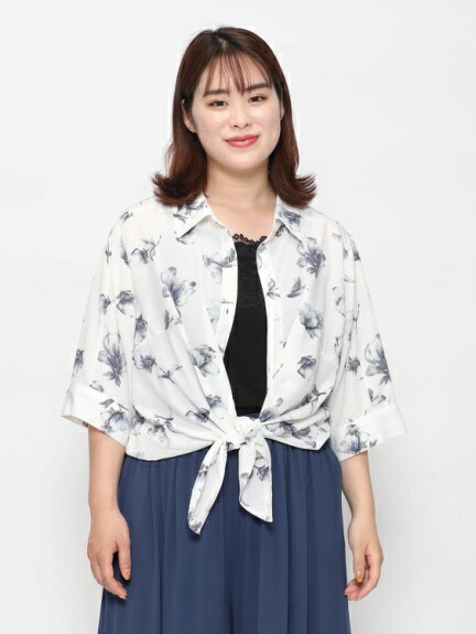 大きいサイズ レディース 【Re-J＆SUPURE】デシンフラワー前結びブラウスLL 3L 4L トップス ブラウス 半袖 花柄 花柄ブラウス フラワープリント 大きめ花柄 前結び ふんわり ゆったり シルエット ぽっちゃり 大人 可愛い かわいい 白 ホワイト 黒 ブラック 夏 夏物 夏服