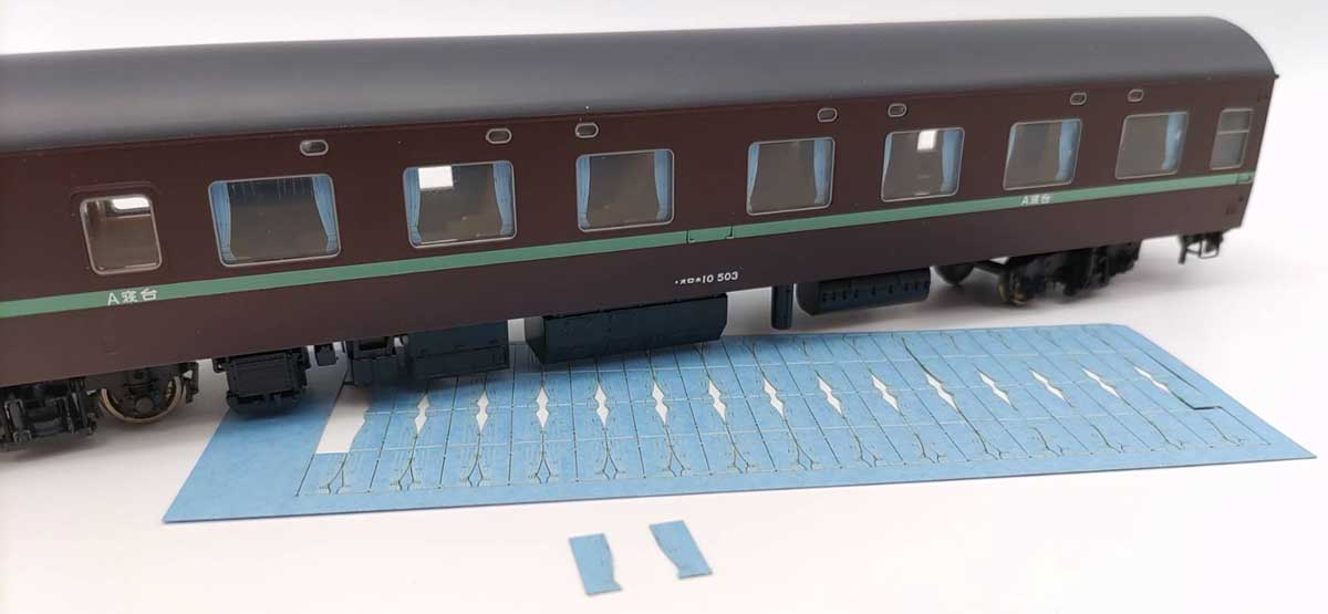 【返品種別B】□「返品種別」について詳しくはこちら□2022年12月 発売※画像はイメージです。実際の商品とは異なる場合がございます。※車両は付属しません。【商品紹介】甲府モデルの1/80 ペーパーキット、カーテン 青 オープン （60窓分...