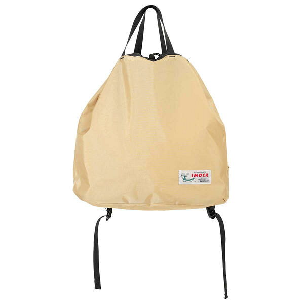 【返品種別A】□「返品種別」について詳しくはこちら□IMOCK Rider’s Drawstring Backpack気ままに走る時間をともに。神戸ザックの職人技が息づく、軽やかで頑丈なリュックサック。55年の歴史を受け継ぐ老舗工房の技と、無駄を削ぎ落としたシンプルで頑丈なつくりが融合し、週末の冒険にも寄り添うリュックサック——「長く付き合える道具」がここにあります。◆道具としての、シンプルな美しさ道中を味わう週末の冒険も、日々の通勤も。神戸の老舗「神戸ザック」が作る、職人技が息づくリュックサック。シンプルで頑丈な設計が、懐かしい温もりと確かな安心感をもたらします。◆フルフェイスヘルメットの収納可能開口部幅49cm、容量21L。一般的なフルフェイスヘルメットや、旅先のお土産の収納が可能です。※ヘルメットのサイズ形状によっては収納できない場合があります。詳しくはサイズ図をご参照下さい。◆ポケット内部にスマホ等を収納できるポケットを装備。◆高密度ナイロン軽くて摩擦に強い素材を採用。◆ドローコードドローコードで入口を絞ることができます。※自転車やオートバイなどで走行する際は、安全のため、アジャスターの外側で結んでダブルセーフティとしてください。【注意事項】※製品等の色は、ご使用になるモニターや、設定によって若干の違いが発生する場合があります。※サイズ・重量などの数値には若干の個体差があります。※本製品とその他のDOPPELGANGER製品には、互換性や適合性の可否があります。ご購入前に必ず各製品のサイズや仕様をご確認ください。■　仕　様　■カラー：サンドカーキサイズ：W49×D15×H39＋5（フタ）cm製品総重量（付属品含む）：0.2kg容量：21L適合荷重：10Kg材質：高密度ナイロン[DBT652KH]ドッペルギャンガーアウトドア＞バイク用品＞ライディングギア＞ライダー用バッグ