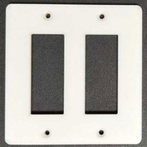 【返品種別A】□「返品種別」について詳しくはこちら□2025年08月 発売メーカー保証期間 1年◆panasonic（パナソニック） WN-1318K 専用仕様◆世界初！　オンリーワン！　驚くほどパワフルで鮮明な音質をご体験ください2010年に登場し話題となったΛ5.3シリーズ電源フレッシャーが、15年の時を経てこ度モデルチェンジ「電源も配線も要らない・ただ付けるだけ」　　　　　　　　　　　　　　既存のコンセントプレートと取り換えるだけを実現しました！　！　初代Λ5.3シリーズは、専門家から「簡単で、効果が正確！　」「驚異のアイテムだ！　」と、評価されました。◆「何も加えない、何も損なわない」 「何も加えない、何も損なわない」 の約束をもとに、音楽がありのまま(忠実)に迫り くるリアルな世界をお楽しみいただけます。その瞬間…..誰もがその効果に納得をします！　今お使いの機器の音色(本来持っている特長など)はそのままで、機器本来の性能を大幅に向上させます。論より証拠・とにかく一度ご体験ください！　！　◆WHAT IS Λ5.3 SERIESそれは、発想の転換から始まりました。電源の改善アイテムには、素晴らしい製品(クリーン電源など)がいくつもあります。これらの製品は、確かに大きな効果があります。しかし、電源がクリーンになる反面聞こえてくる音楽もどこか変わってしまったと感じる方が多いでしょう。それは、ノイズを取ると同時に電源本来のエネルギッシュな部分まで損失してしまっている可能性が大きいのです。そこでアイテックでは、電源のノイズを取るのでは無く、ノイズの根源を絶つ方法を考案。その発想を実現したのが、電源フレッシャーΛ5.3シリーズです。Λ5.3シリーズは、電源のノイズを取るのでは無く、ノイズの原因を最大限に元から防ぐ役割をします。◆既存のコンセントプレートをΛ5.3シリーズと取り換えるだけどんなに優秀なオーディオ機器・AV機器であっても、その性能は電源に大きく左右されてしまいます。壁の既存のコンセントプレートをΛ5.3シリーズと取り換えるだけで、これらの機器に対して質の良い電源の供給が可能になり機器に対しての電気抵抗が軽減され性能が大幅に向上する画期的なアイテムです。※コンセントプレートは、電気工事士の免許が無くても誰でも交換することが出来ますので是非ご体験ください。[ラムダ53JISWP]アイテックオーディオ＞AVアクセサリー＞電源アクセサリー＞コンセントプレート