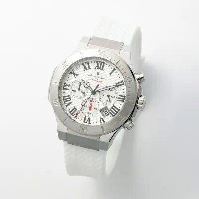 □「返品種別」について詳しくはこちら□メーカー保証期間 1年※輸入時計の返品・交換は、理由の如何に関わらず一切応じることができません。※時計に組み込まれている電池は動作確認用のモニター用電池です。◇◆　Salvatore Marra　◇◆挑発とエレガンス 『Salvatore Marra』それは、若々しく、現代的で、国際的な男女のためのワードロープ。イタリアの文化、デザインと、インターナショナルなセンスとの融合が生んだ「挑発とエレガンス」 『Salvatore Marra』は、どんな場所、どんな時間にもふさわしいコレクションとなるよう優れたクオリティー、適切なプライス、調和のとれたカラーとイタリアン・テイストを探求し続ける。真のニーズに対する『Salvatore Marra』の回答だ。デザイナー『Salvatore Marra』のクリエーションは、これからのボーダレス時代の価値観を予知した、よりリアリティーのある「スタイル」を着実に想像しているサルバトーレマーラが表現する“エレガント”と現代的ラグジュアリースポーツの融合。 カーボン調の文字盤にクロノグラフを搭載。 ケースからまるでシームレスに繋がっているかのような肉厚なシリコンベルト。 全ての要素が身に着けた人を魅力的に演出。 サルバトーレマーラが培ってきた“挑発とエレガンス”をアップデートするような一本です。◆駆動方式：クオーツ◆防水：5気圧防水◆クロノグラフ(60分積算計、1/1秒計)◆24時間計◆日付表示■　仕　様　■カラー：文字板・ホワイト系、ケース/バンド・シルバー系/ホワイト系ケース：ステンレススチールガラス：ミネラルクリスタルガラスバンド：ラバーバンド幅：22mm腕周り：［最小］約15cm、［最大］約20cmケースサイズ：46×46mm(H×W)厚さ：12mm重さ：約105g時計＞輸入ブランド腕時計＞サ行〜タ行＞サルバトーレ・マーラ（Salvatore Marra）・まごころ長期修理保証(保証5年)［加入料：対象商品代金の5%］商品「SM23106-SSWH/WH」専用加入料(※加入料のみ注文不可)※対象商品と専用加入料を分けてのご注文は承れません。上記リンク先の専用加入料と一緒にご注文して下さい。※長期修理保証についての詳細・注意事項はこちらのページをご一読下さい。