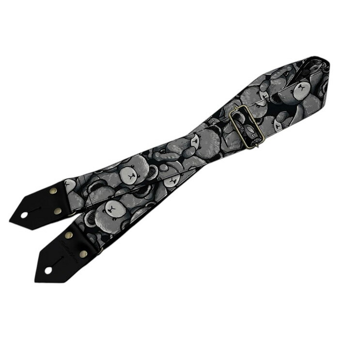 【返品種別A】□「返品種別」について詳しくはこちら□ES-PP50NTB “TEDDY ver.2.0”人気製品で惜しまれつつも廃番となった″Teddy″がリニューアルして遂に復活！　！　前作の雰囲気は残しつつもよりギターストラップとして活きる色味やコントラストを意識して製作。もちろんTEDDYの大きさにも相当こだわりました。このこだわりのデザインと色味で、より多くの本体カラーに似合うストラップが遂に完成！　！　前作を超える名作です！　ストラップのメインとなる素材は厳選したポリプロピレン。しっかりとした質感に加え適度に滑る操作性、そして軽さも魅力です。ストラップエンド部分には本革のブラックを採用。金属パーツ類は雰囲気もベストマッチなアンティック仕上げ。ブランドロゴは主張しすぎないようボディエンド側のレザーエンドに型押し加工。■　仕　様　■本体幅：50mm全長：820mm〜1450mm※無段階バックル仕様で微調整が可能[ESPP50NTBBLK]スパイスノート楽器・レコーディング＞楽器アクセサリー＞ストラップ＞ギター/ベース用