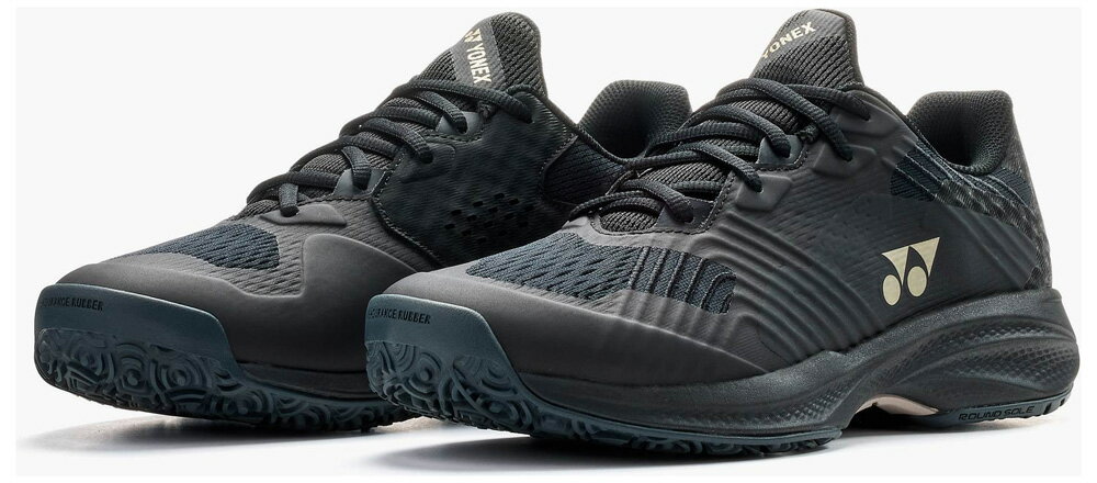 【返品種別A】□「返品種別」について詳しくはこちら□■新製品■2026年02月 発売◆パワークッション(R) プラスヨネックス独自の衝撃吸収性と反発性を併せ持つ衝撃吸収素材パワークッション(R)。パワークッション(R)に反発性の高い特殊樹脂を添加し、格子状に＋型の溝を最適な間隔と深さで配置した新構造を採用した「パワークッション(R)プラス」は、従来の軽量性を保ちつつ、衝撃吸収性を28％※1、反発性を62％※2向上させ(一般的な衝撃吸収材[EVA]との比較)、12mの高さから落とした生卵が、割れずに6m以上跳ね返る※3新衝撃吸収反発素材です。※1 (一財)日本車両検査協会にて測定 ※2 (一財)ボーケン品質評価機構調べ JIS法準用 ※3 ヨネックス(株)調べ◆デュラブルスキンライト薄くて強度のある素材。軽量性、柔軟性、フィット性に優れる。◆パワーカーボンシューズの軽量化を実現させながら、着地安定性を高めるカーボン素材。◆ダブルラッセルメッシュ通気性に優れたメッシュ素材。◆ハイパー フェザーライト(R)変形が少なく初期のクッション性を長時間維持し、さらに軽さを追求したミッドソール素材。◆インナーブーティ構造タンとインナーの重なりを無くすことで、足を包み込むフィット感を実現。◆トウアシストシェイプ親指の圧迫感を解消したつま先設計とし、さらに中足部とかかと部のサポート性を高め、シューズ内の足のズレを抑える。◆ラウンドソールTM R5/R7/R10アウトソール外周全体に丸み（3種類）を持たせ、自然な着地と蹴り出しを可能に。 ※数字が大きいほど、ソール外側の丸みが大きく、安定性重視。 特許第4958505号◆低反発インソール足の形状に合わせてフィットすることで、より快適な履き心地を実現。■　仕　様　■ローカット足型：WOMEN(WOMENは足型全体を細身にした女性専用設計)クレー・砂入り人工芝用素材：アッパー/合成繊維+合成樹脂、ミッドソール/合成樹脂、アウトソール/ゴム底[YOSHTSCLG185245]ヨネックスアウトドア＞テニス＞シューズ＞レディース＞クレー・砂入り人工芝コート用