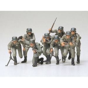 タミヤ 1/35 ミリタリーミニチュアシリーズ ドイツ歩兵 突撃セット 【35030】 プラモデル