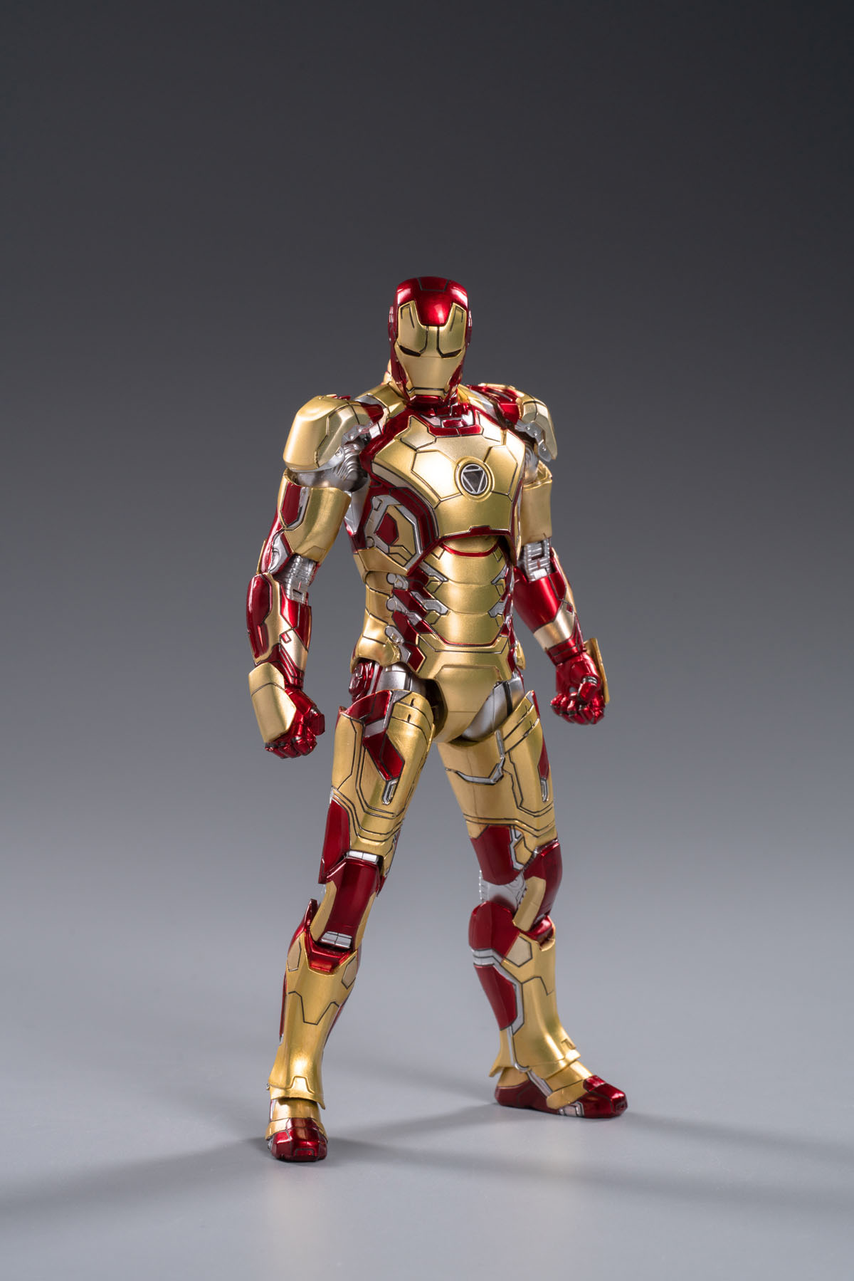 【エントリーで全品P10倍】【予約】 童友社 Infinity Action Xシリーズ アイアンマン MK42 フィギュア 【2026年6月発売予定】