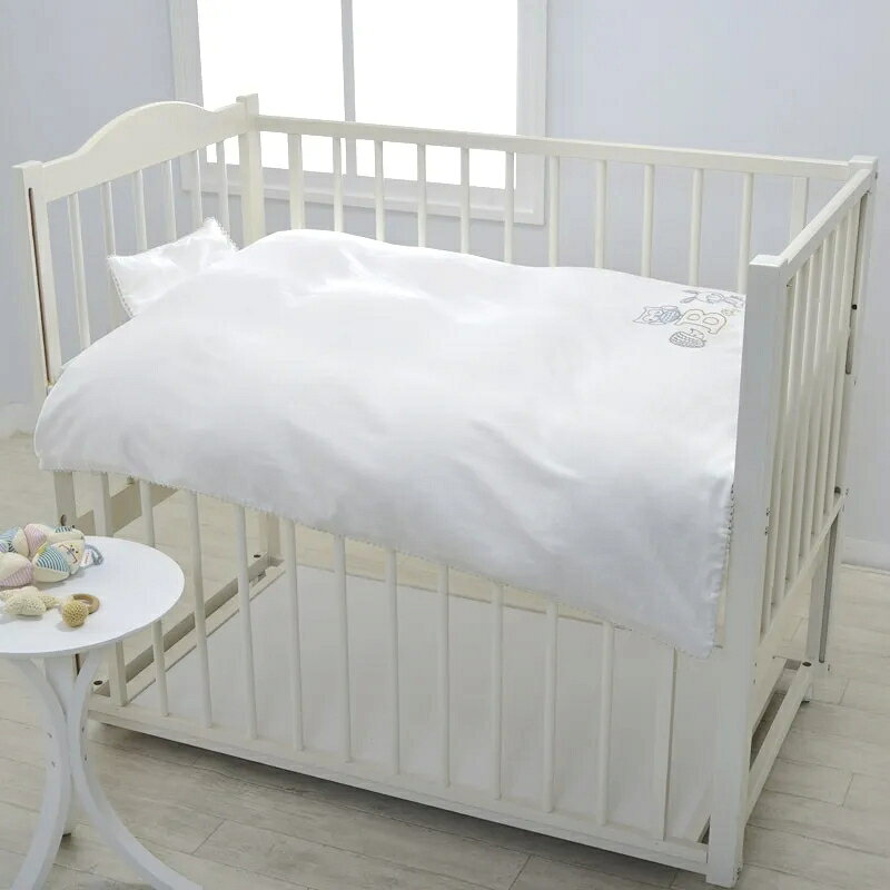 【返品種別A】□「返品種別」について詳しくはこちら□※画像はイメージです。ベビー組ふとん6点セット。◆掛けふとんは、日本アトピー協会推薦品。洗濯機で洗える「うずまきキルト掛けふとん」◆赤ちゃんの背骨をしっかり支え、ムレ感を軽減するラジカル敷きふとん。赤ちゃんは汗かき。密着度を軽減するダブルウェーブ構造でムレ感を軽減します。大人に比べてやわらかい赤ちゃんの背骨をしっかり支える「適度なかたさ」の丈夫で長持ちな敷き布団です。◆掛けふとんカバー、まくらカバーはやわらかなオーガニック和晒し2重ガーゼ。かわいい動物の刺しゅうをあしらいました。シーツには、オーガニック生地を使用しています。■　仕　様　■セット内容：掛けふとん、敷きふとん、まくら、掛けふとんカバー、敷きふとん用シーツ、まくらカバーうずまきキルト掛けふとん・サイズ：95×120cm・素材・・・ふとんがわ：綿100％詰めもの：ポリエステル100％ 0.44kg固わた敷きふとん(ラジカル)・サイズ：70×120cm・素材・・・ふとんがわ：綿100％詰めもの：ポリエステル100％ 1.6kgまくら・サイズ：37×27cm・素材・・・側地：綿100％詰めもの：ポリエステル100％掛けふとんカバー・サイズ：102×128cm・素材：綿100％(オーガニック和晒2重ガーゼ生地)固わた敷きふとん用シーツ・サイズ：70×120cm・素材：綿100％(オーガニック和晒2重ガーゼ生地)まくらカバー・サイズ：37×27cm・素材：綿100％(オーガニック和晒2重ガーゼ生地)[WF52353000700]西川(nishikawa)生活家電＞生活雑貨＞ベビー・キッズ