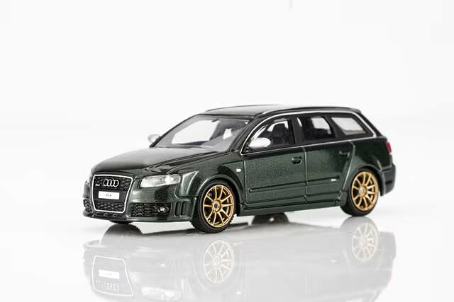 楽天市場】アウディ ミニカー rs4の通販