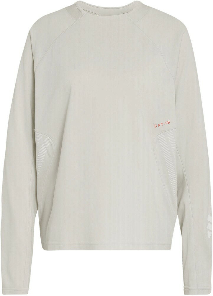 【返品種別A】□「返品種別」について詳しくはこちら□◆ランニング長袖Tシャツは、自由と快適さを重視するランナー向けのデザイン◆このTシャツは、ルーティンにくつろいだ気楽な雰囲気をもたらし、パフォーマンスを求める場合にもレジャーにも、幅広く使える◆ルーズフィットで動きやすく、クラシックなクルーネックラインが流行に左右されない雰囲気を演出◆ソフトなダブルニット生地は肌に優しく、快適さを高める◆このTシャツでは、ランナーやライフスタイルにこだわる人のために、さりげないスタイルと実用的なパフォーマンスが融合◆さわやかな朝のジョギングや、気楽な街歩きのための重ね着にもぴったり■　仕　様　■素材・材質：ポリエステル100％ルーズフィット、クルーネック、ダブルニット構造レディース[QB593KU8477JXL]アディダスアウトドア＞ランニング・ジョギング＞ウェア