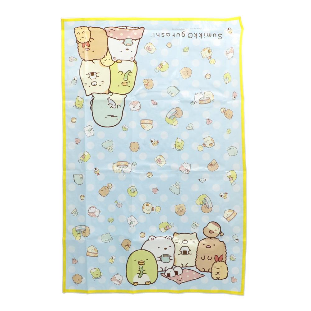 【返品種別A】□「返品種別」について詳しくはこちら□◆お子さまに人気のキャラクターが大集合！　可愛いレジャーシート(Sサイズ)が発売。約60cm×90cmの1人用サイズ。幼稚園の遠足などにはもちろん、ちょっとした荷物置きなど、様々なシーンで大活躍！　(※種類により、縦向きと横向きデザインに分かれます。)使い勝手抜群な長方形タイプ。コンパクトにたためて、持ち運びに便利！　お子さまのリュックにも、すっぽりと収納可能。水や汚れに強いポリエチレン・ポリプロピレン製。汚れても水洗いできるから、お手入れがラクチン。お気に入りのキャラクターたちが、気分を盛り上げてくれること間違いなし！　■　仕　様　■素材：ポリエチレン、ポリプロピレンサイズ：[縦]約60cm/[横]約90cm※サイズは当店計測の実寸サイズです。実際の商品ならびにメーカー表記サイズとは多少の誤差が生じる場合がございます。あらかじめご了承ください。重量：約64g[BF0209551A2A]BACKYARD FAMILY(バックヤードファミリー)アウトドア＞アウトドア用品＞シート・マット・クッション