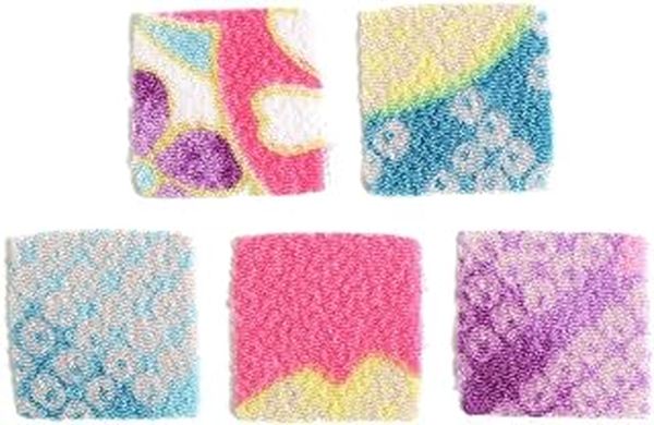 【返品種別B】□「返品種別」について詳しくはこちら□◆下準備のいらないカット済の小さなちりめんです。◆小さなちりめんを自分で正方形にカットすることはとても難しいですが、この商品ならすぐに作品にとりかかることができ、仕上がりもとてもキレイです。◆※柄入りのちりめん生地をカットしているため、それぞれ柄が異なります。■　仕　様　■入数：30枚サイズ：20×20mm素材：レーヨン[S50GC20107]NBKアウトドア＞手芸用品＞ホビー・クラフト関連