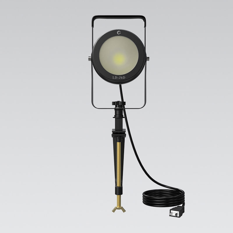 【返品種別A】□「返品種別」について詳しくはこちら□2023年11月 発売メーカー保証期間 1年◆クランプ・ライト一体型でパイプなどに固定できる。最大口開き100mmのC型クランプで作業台や単管パイプなどに固定できます。組み立て済みですぐに...