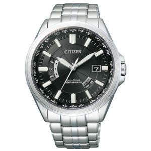 □「返品種別」について詳しくはこちら□2014年09月 発売CITIZEN NEW LIFE キャンペーン期間中にアテッサ、xC、シチズンコレクションをお求めの方に抽選で新生活応援グッズをプレゼント。詳しくはメーカーページにてご確認くださいキャンペーン期間：2026年 2月13日 〜 2026年 4月12日メーカー保証期間 3年MY CITIZENへの登録で保証期間が2年延長されます。※こちらの商品は「バンド調整」を承ります（有料）。ご希望の方はリンク先の「バンド調整料」も一緒にカートへ入れて下さい。※お客様の責任でキズなどの痕跡があるものにつきましては、返品・交換を一切お受け出来ませんので、予めご了承願います。◇◆　CITIZEN COLLECTION　ダイレクトフライト　◇◆海外での時刻合わせも簡単。どこでも気軽に使える多局受信型電波時計。ワイドな見切りが特徴の大ぶりなケースを採用。文字板は立体的で、存在感のあるデザインです。【日米欧＋中国での高感度受信を可能にした「Perfexマルチ3000」搭載】「JIS1種耐磁」「衝撃検知機能」「針自動補正機能」を兼ね備えたPerfexがさらに進化。日本・アメリカ・ヨーロッパ（ドイツ）・中国の標準時間に対応、日本での受信感度も向上。世界マルチバンド高感度受信システム「Perfexマルチ3000」を搭載しています。パーフェックス搭載JIS1種耐磁・衝撃検知機能・針自動補正機能の3つの機能を一体化させ、電波腕時計のより正確な時刻表示を可能にしました。・1種耐磁日常生活において、磁界を発生する機器に耐磁時計を5cmまで近づけてもほとんどの場合性能を維持出来る水準です。・衝撃検知機能外部からの衝撃を検知し、秒針のずれを防止します。・針自動補正機能万が一、針ずれが発生しても、センサーにより60秒ごとに針位置を検出して針を正しい位置に補正します。◆駆動方式：光発電◆駆動時間：フル充電時約2年可動（パワーセーブ作動時）◆10気圧防水◆夜光（針＋インデックス）◆パワーセーブ機能◆パーペチュアルカレンダー◆日中米欧電波受信◆受信局自動選択機能◆定時受信機能◆強制受信機能◆サマータイム機能◆充電量表示機能◆充電警告機能◆過充電防止機能◆ワールドタイム機能（26都市）■　仕　様　■カラー：文字板・ブラック系、ケース/バンド・シルバー系精度：平均月差 ±15秒（非受信時）ケース：ステンレスガラス：サファイアガラス（無反射コーティング）バンド：ステンレス中留：三ツ折れプッシュタイプケースサイズ：横幅 42.0mm（りゅうず・りゅうずガード除く）厚さ：10.1mm重さ：154g時計＞国内ブランド腕時計　メンズ＞CITIZEN（シチズン）＞CITIZEN COLLECTION（シチズンコレクション）