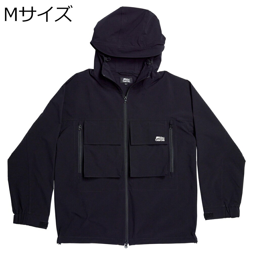 【返品種別A】□「返品種別」について詳しくはこちら□2024年07月 発売耐久撥水加工で水切れが良く、濡れても乾きやすいフィッシングパーカー商品特徴フロントの大型ダブルポケットが特徴の耐久撥水フィッシングパーカー日本製生地を使用し高い撥水性能を併せ持っていますので、濡れても乾きやすく春から秋口まで快適に着用いただけるパーカーです。フロントのフラップポケットにはAbuルアーケース3010レギュラーがジャストで収納可能。ファスナーポケットはベンチレーション兼用ですので、暑いときはファスナーを開いておけば、体内の熱を効果的に逃がします。肩袖部分はキャスト時のストレスを軽減するため、肩線を設けずに1パーツで作成していますフードの口元部分を高めに設計しており首元までガードしますので、フードを被れば水濡れはもちろん日焼け対策にも効果的です裾口とフード口にゴムスピンドル入りで風の侵入を防ぎます。素材特徴素材には日本製造の耐久撥水を施したポリエステル生地を使用。水を弾き濡れたときなども乾きが早いのが特徴です。撥水性能は家庭洗濯100回後でも撥水性能3級を維持します。縦糸と横糸にストレッチ性のあるポリエステル糸を使用しており、上下左右に伸縮します。生地に特殊な加工を施しており、太陽の下で干したようなナチュラルでリラックス感のある表情とふくらみ感のあるエアリーな風合い、コンパクトでドライな質感が特徴です。■　仕　様　■サイズ：M裄丈(背中心〜袖口)：85cm胸廻り：118cm着丈：70cm材質：ポリエステル100％[1625535ABU]アブガルシアアウトドア＞フィッシング＞ウェア・帽子・靴＞ウェア