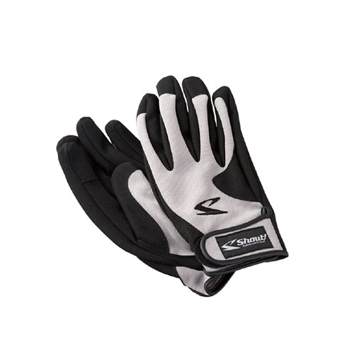 【返品種別A】□「返品種別」について詳しくはこちら□※画像はイメージ画像。◆機能性、デザイン、素材など全てのクオリティを手に入れたいアングラーに。ロッド、リールのハンドルを握る面には、耐久性と感度を損なわない柔らかさを兼ね備えた高品質の人工皮革を採用し、手の感覚を遮らない生地の厚さを選択。海中の少しの変化がロッド、ラインを通して伝わってくる高感度仕様。バックサイドは、ファインメッシュ素材を採用し、通気性を確保。キャスティング時の保護や、ノットの締め込み時に手を保護するデザインで、高次元のクオリティを体感してもらえるフィッシンググローブ。■　仕　様　■カラー：グレーサイズ：M[726SGグレM]シャウトアウトドア＞フィッシング＞ウェア・帽子・靴＞アクセサリー