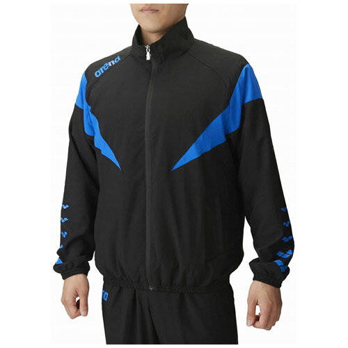 【返品種別A】□「返品種別」について詳しくはこちら□◆チーム用の布帛ジャケットです。◆ノーマルシルエットでゆったり見えるパターンを採用しています。◆5連アリーナマーク使用デザインです。◆スイマーが濡れた身体に着用することを想定し、裏メッシュ仕様になっています。■　仕　様　■材質：ARNウーブン（表地・裏地）ポリエステル100％サイズ：バスト 118、ゆき丈 84、着丈 67　※生地の特性によって多少の誤差が生じる場合がございます。ご了承ください。特徴：レギュラーシルエット[DSASS4JKU007BKBUM]デサントジャパン株式会社スポーツ・アリーナアウトドア＞水泳・スイミング＞プールサイドウェア