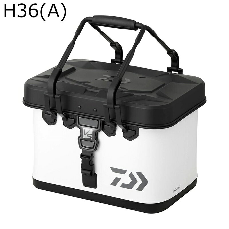 【返品種別A】□「返品種別」について詳しくはこちら□2025年03月 発売基本性能を高次元で追求！　VSパーツで更に機能アップ！　！　船上で必要とされる機能を高次元で追求！　雨・シブキに強く、置いた小物が転げ落ちにくい「ハードかぶせブタ」。フタは「面ファスナー」で簡単開閉、「バックル」でしっかりロック。高剛性セミハードボディー。移動時の安定感があり、汚れが落としやすい「成型ハンドル」タイプ。お手入れ簡単「底角部丸型形状」。別売のVSパーツシリーズでバーサタイルに使用可能。更に利便性アップ。システムツールバッグ（A）、小型タックルボックスの収納にも対応。■　仕　様　■サイズ：幅39×奥行27×高さ27cm重量(約)：1.3kg材質：EVA[08531017ダイワ]ダイワアウトドア＞フィッシング＞バッグ
