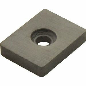 【返品種別B】□「返品種別」について詳しくはこちら□◆保磁力が高いので減磁がありません。◆耐食性に優れ、平面的な形状に適しています。◆スピーカー・ヘッドホンや、モーターの部品として。■　仕　様　■マグネット:フェライト磁石表面磁束密度（T）：0.13吸着力（N）：6.86長さ（mm）：25幅（mm）：19厚み（mm）：4.5穴径（mm）：5質量：134g[341251945]アウトドア＞DIY・工具＞生産加工用品＞マグネット用品