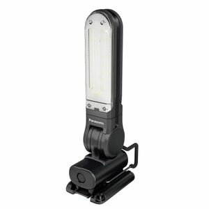 【返品種別B】□「返品種別」について詳しくはこちら□※電池パック・充電器は別売※回転ストッパーがついています無理に回転させないでください◆お手軽サイズのポータブルライト◆7.2Vのお手軽サイズさまざまなシーンでマルチに活躍◆あかりの必要な所が自在に照らせる独自機構◆マグネットベース付■　仕　様　■電源：プロ用電池パック7.2V(別売)光束：約450ルーメン照度：約900ルクス(40cm前方)点灯モード：明るさ3段階切替照射角度：開閉角度：0°〜90°(15°刻みの7ポジション)、回転角度：0°〜270°(刻みなしの自由回転)お知らせ機能：電池切れ、LED高温、電池高温本体寸法(mm)：全長125×全高257×幅49(2面ライトを垂直にした時)質量(g):360(本体のみ)[EZ3720TB]パナソニックアウトドア＞DIY・工具＞工事・照明用品＞作業灯・照明用品