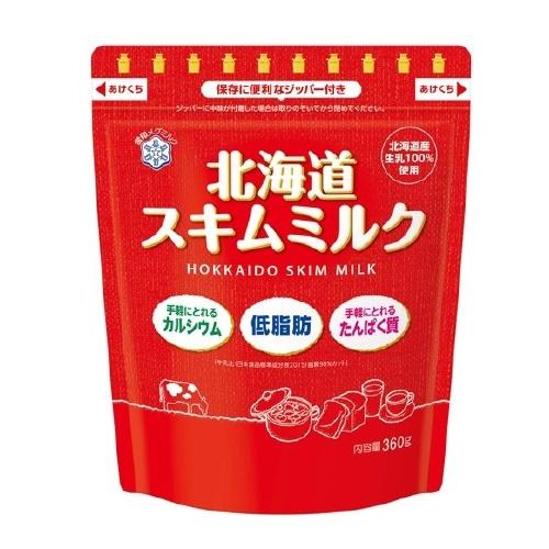 【返品種別B】□「返品種別」について詳しくはこちら□※仕様及び外観は改良のため予告なく変更される場合がありますので、最新情報はメーカーページ等にてご確認ください。◆粉末を水になじみやすい小さな粒状にしています。◆サッととけるのでお料理、飲みもの、そしてパンづくりにもどうぞ。◆容器は、保存に便利なジッパー付きで、スプーンなどで取り出しやすい広口タイプです。◆スキムミルクで、不足しがちなカルシウム、たんぱく質を手軽に上手にとりましょう。■原材料名：脱脂粉乳（国内製造）■栄養成分表示：100g当たりエネルギー　357kcalたんぱく質　36.3g脂質　0.6g飽和脂肪酸　0.26g炭水化物　51.5g糖質　51.5g食物繊維　0.0g食塩相当量　1.1gナトリウム　450mgカルシウム　1200mg※雪印メグミルク社調べ※商品の改良や表示方法の変更などにより、実際の成分と一部異なる場合があります。実際の成分は商品の表示をご覧ください。■商品区分：健康食品■原産国：日本発売元、製造元、輸入元又は販売元：雪印メグミルク商品区分：その他健康食品広告文責：上新電機株式会社(06-6633-1111)日用雑貨＞健康食品＞バランス栄養食品