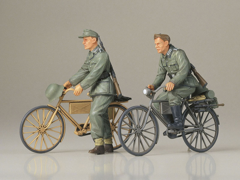 タミヤ 1/35 ドイツ歩兵 自転車行軍セット【35240】 プラモデル