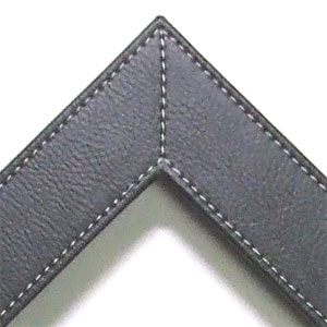 フォーカス・スリー 電波掛け時計 Focus Three レザークロック ひし形(ブラック) V-060(BK) [V060BK]【返品種別A】 [2]