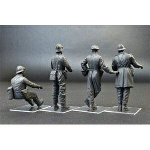 Joshin web 家電とPCの大型専門店のミニアート 1/35 ポーランド戦車兵フィギュアセット4体入【MA35267】 プラモデル｜アングル3