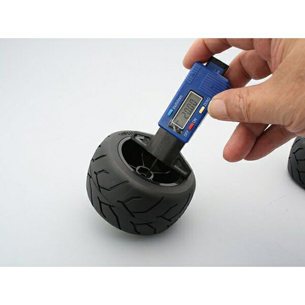 Joshin web 家電とPCの大型専門店のABCホビー 1/10サイズ ラバータイヤ 2.2インチ ホイル＆カットスリックタイヤ4本入り【25810】 ラジコン用｜アングル2