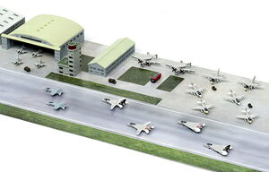 Joshin web 家電とPCの大型専門店のピットロード 1/700 現用アメリカ海軍航空基地 1 (1980年代) 【SPS21】 プラモデル｜アングル3