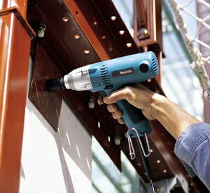 makitaソケット別売無段変速・正逆転両用・ブレーキ付6953マキタ電動インパクトレンチ(コード5mケース付)makitaソケット別売無段変速・正逆転両用・ブレーキ付