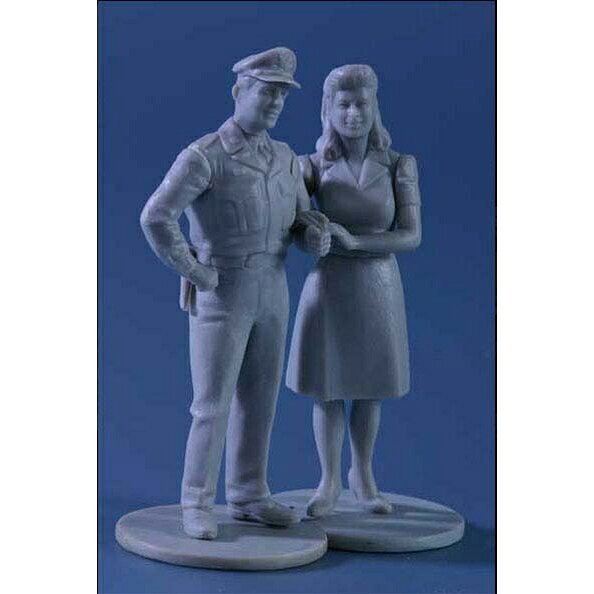 Joshin web 家電とPCの大型専門店のマスターボックス 1/35 米・兵士＆民間人女性V-DAY・4体入【MB35014】 未塗装組立フィギュア｜アングル2