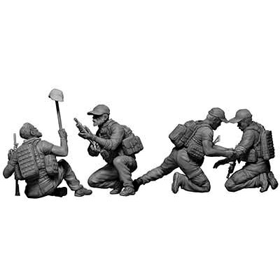 Joshin web 家電とPCの大型専門店のマスターボックス 1/35 民間軍事会社戦闘員4体「危機脱出」【MB35207】 未塗装組立フィギュア｜アングル3