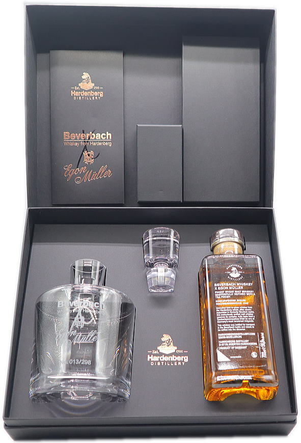 ベーワバッフ ウイスキー X シャルツホーフベルガー リースリング トロッケンベーレンアウスレーゼ 2005 カスクフィニッシュ 700ml 56,8％ 【デキャンター、ストッパー、箱付】