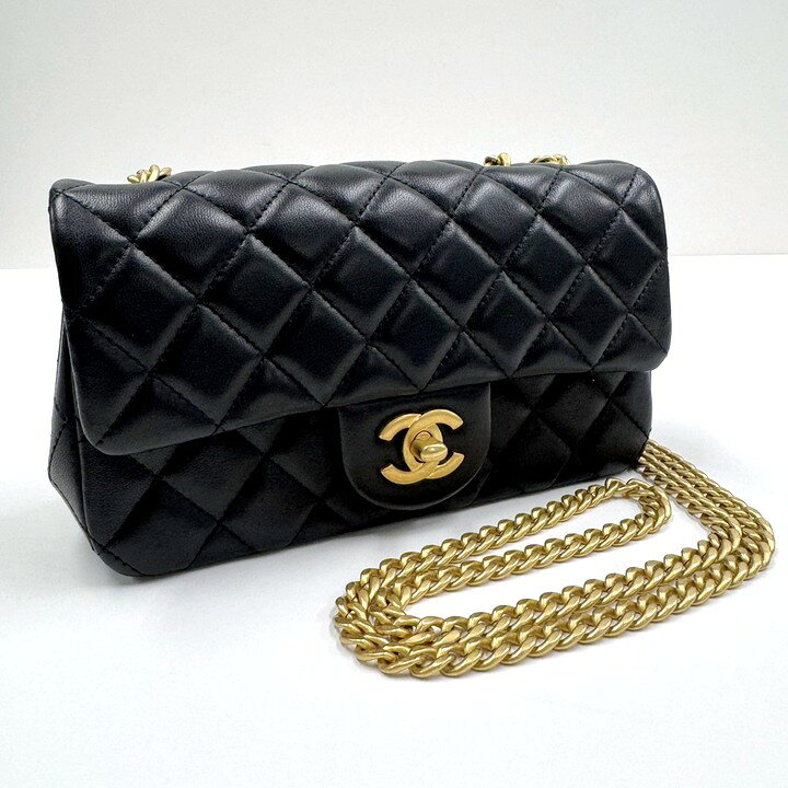 Rakuten - 【中古】CHANEL シャネル マトラッセ チェーンショルダー20 カメリア ラムスキン ブラック×アンティークゴールド金具 AS4041