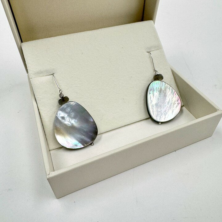 Rakuten - 【中古】Jewelry K18WG デザイン ピアス ブラックシェル ホワイトシェル マザーオブパール ホワイトゴールド