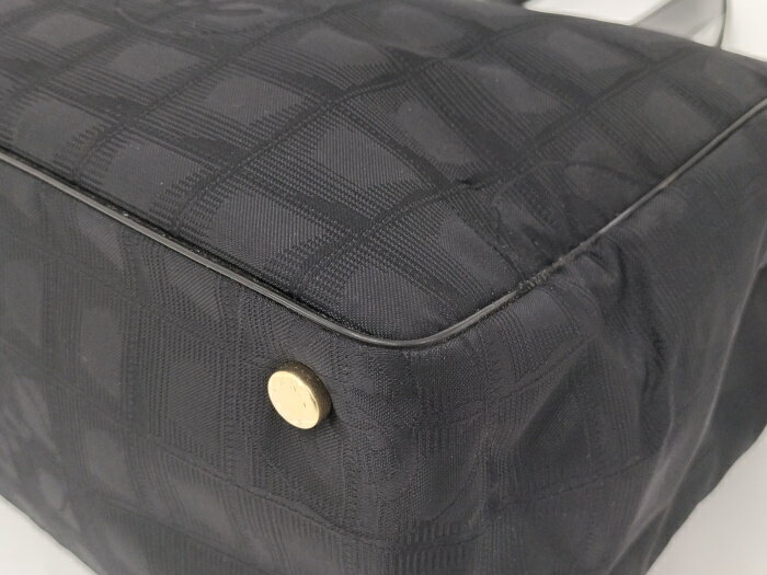 【中古】CHANEL ショルダーバッグ ニュートラベルライン ブラック ナイロン