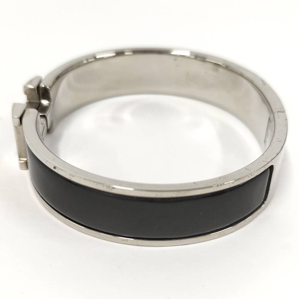 JJcollectionの【中古】HERMES クリッククラックH エナメルブレスレット メッキ ブラック シルバーカラー｜アングル2