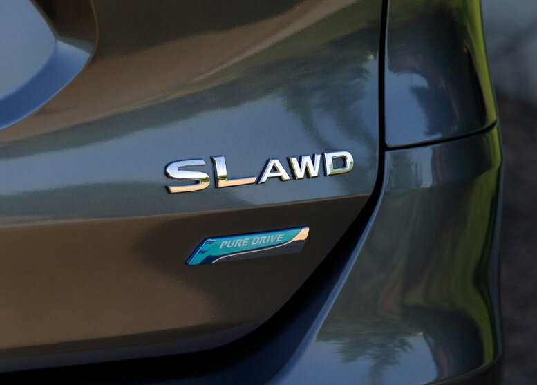 【T32系日産 エクストレイル】リア右「SL AWD」文字 エンブレム 海外仕様純正部品