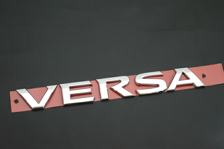 【E12系ノート】リア左「NOTE」文字 エンブレム （「VERSA」文字は別売） 海外仕様純正部品