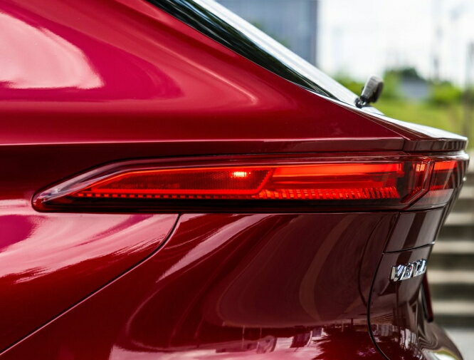 【80系トヨタ ハリアー】サイドマーカー付き テールランプ 外側左右セット 海外仕様純正部品