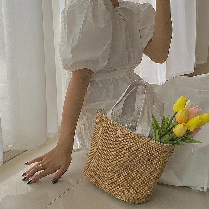 Poly latticeの★大特価15％OFFクーポン付き★かごバッグ レディース メンズ ユニセックス おしゃれ かわいい 持ち手 黒 ミニ コンパクト ポリエステル シンプル ナチュラル 無地 軽量 小物 本 財布 水筒 折りたたみ傘 マグネット ボタン 夏 お出かけ 浴衣 買い物 花火大会 お花見 コンビニ｜アングル3