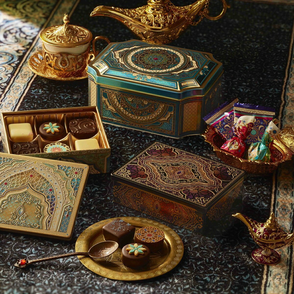 バレンタイン チョコ 2026 ご褒美チョコ 高級 アズラクジャミール(美しい青) メリーチョコレート 限定 2026 バレンタインデー 友チョコ おしゃれ 缶 異国情緒 自分チョコ 2026 贅沢 限定 ホワイトデー お返し Mary Chocolate 本命 妻 プレゼント 高級