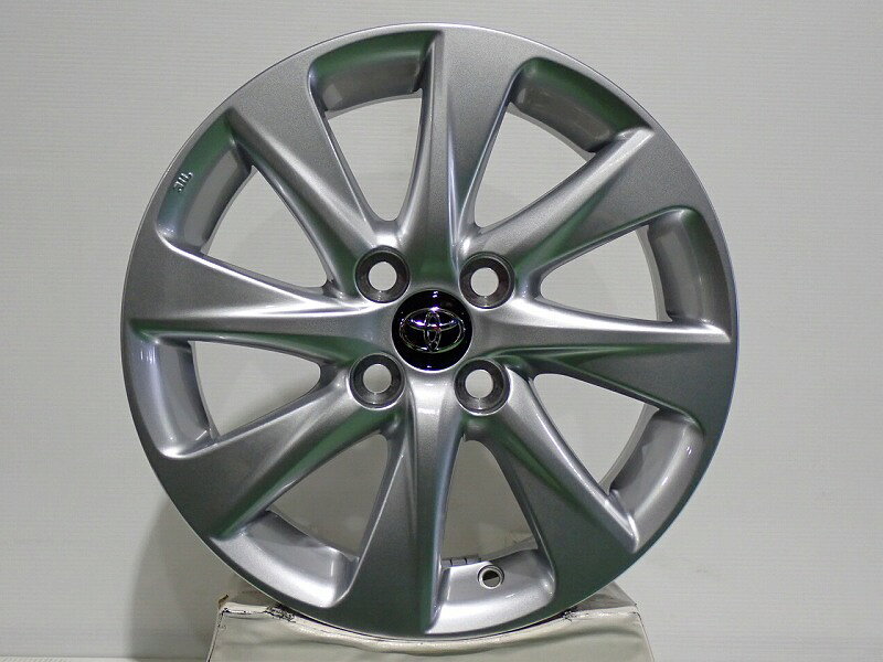 TOYOTA 15インチ シルバーアルミホイール TOYOTA トヨタ