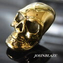 JOHNBLAZE 商品説明 ブラス真鍮製 コンチョ 半立体スカルデザイン スクリューネジ付き サイズ タテ幅約26mm×ヨコ幅約16mm　高さ約10mm 多少の誤差はご了承下さい。 重　量 約18g 多少の誤差はご了承下さい。 材　質 Brass 真鍮製 ※ネジ、ネジ穴は別材質 注意事項 素材の厚みや形状により取付対応できない場合があります。 ハンドメイド品、掲載画像はサンプルを撮影したものです。 商品毎に個体差があり真鍮製特有の表面ムラ、禿箇所等がある場合がございます。 また、生産過程に生ずる小傷などがある場合がございます。 ネジ根元は特殊ロウ付け加工の為、傾斜がある場合がございます。 あらかじめご理解、ご了承お願い致します。 JOHNBLAZE 【検索ワード】 ジョンブレイズ JOHNBLAZE 送料込み 高級 高級志向 皮革 牛革 本革 クロコ クロコダイル ワニ 鰐蛇 スネーク パイソン レザースペーサー レザー パッチ 革スペーサー革 ワッシャー オーストリッチ ダチョウ コモドドラゴン タン なめし鞣し はぎれ 小物 ヌメ革 成牛 合皮 ナチュラル 純銀 穴開け ホールパンチャー サークルポンチ レザーワーク 職人 趣味 加工 技法 技術 クラフト クラフトマン道具 工具 バイク バイカー ライダー オートバイ ハーレー ベルト バンド カバン かばん 鞄 手作り 帽子 キャップ アタッチメント ジャンパーホック メタルワッシャー ねじ M4 M3.5 装飾 飾り 飾るドライバー ねじ隠し カバーキャップ カスタマイズ スタッズ カシメ ピン デコレーション プレゼンド ギフト おしゃれ ネイティブ インディアン ナバホ チェロキー 17世紀 ボディバッグ 斜め掛け ワンショルダー モチーフ 彫刻 アクセサリー アクセチャーム リメイク スパイク リベット 素材 スターリング スターリングシルバー STERLING SILVER CONCHO シルバーアクセ アクセサリー 留金 留め金 バイカー サドルレザー スペーサー レザースペーサー ワッシャー ドット 燻し ホック オリジナル制作 財布 ドレスアップお手持ちのサイフ、バッグ、時計の革ベルト、レザーブレスレットなどに取り付れば オリジナルアイテムに早代わり！　コーディネイトはお任せ致します。 新たに取り付ける場合もホールパンチャーやキリなどで取付け穴を開ければ簡単取り付け♪