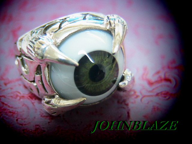 シルバー925製 リング 義眼 緑目 アイボール ドールアイ クロウ 爪 グリーンアイ 緑色 目玉 銀 ハード系 グロテスク シルバーアクセ メンズ レディース 男女兼用 おしゃれ ギフト プレゼント お返し 記念日 誕生日 パーティー ストリート カジュアル こだわり派