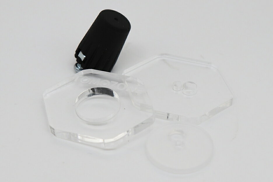 ※別途ペラクルカッターが必要です。 小径サイズのタイヤをペラクルカッター付属の金属パーツにはめるためのツールになります。 これを仕様することにより、中径タイヤと同じように小径タイヤをペラクルカッターでカットでき、中径ホイールに取り付けること...